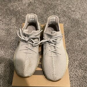 Adidas Yeezy Boost 350 V2 Light Gray Sneakers